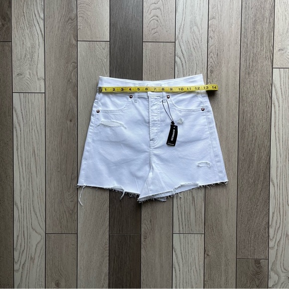 Express White Distressed Women's Shorts NWT - Picture 4 of 5